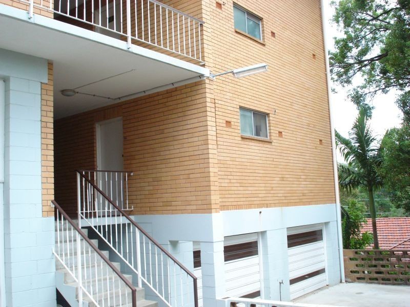 2/66 Scott Road, Herston QLD 4006