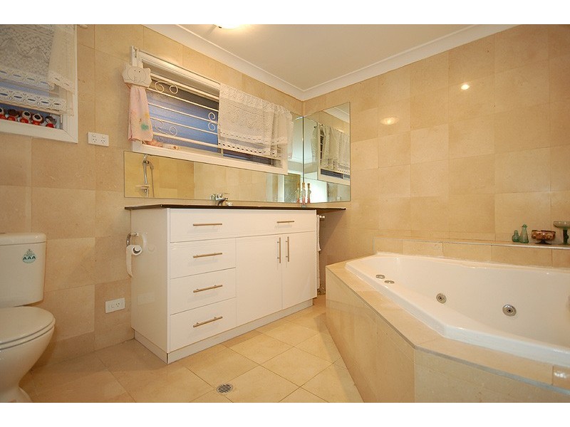 Mount Ommaney QLD 4074