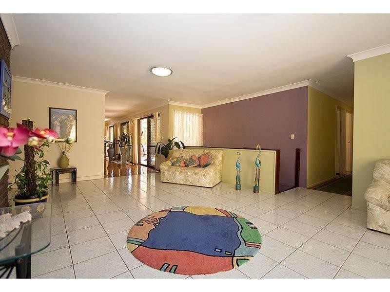 Mount Ommaney QLD 4074