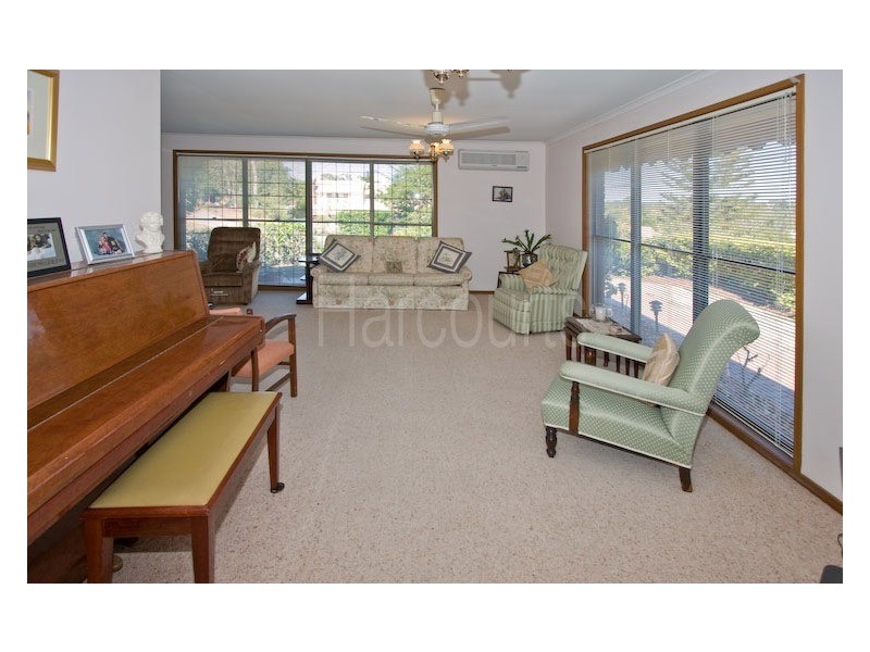 8 Greenhill Court, Sinnamon Park QLD 4073