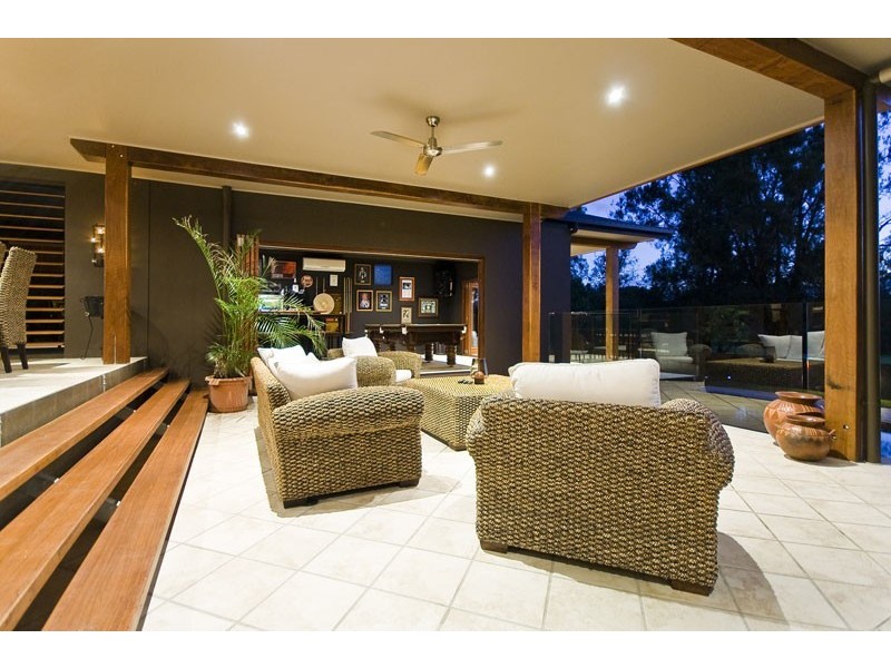 44 Westlake Drive, Mount Ommaney QLD 4074