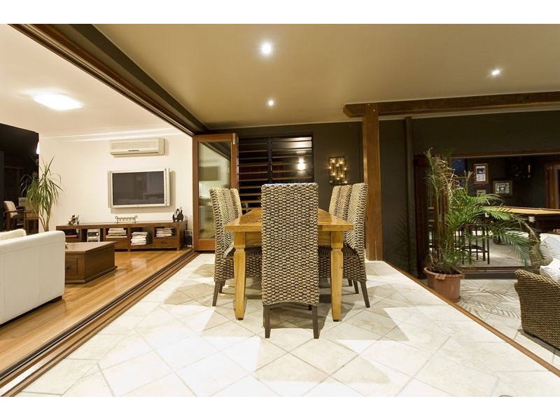 44 Westlake Drive, Mount Ommaney QLD 4074