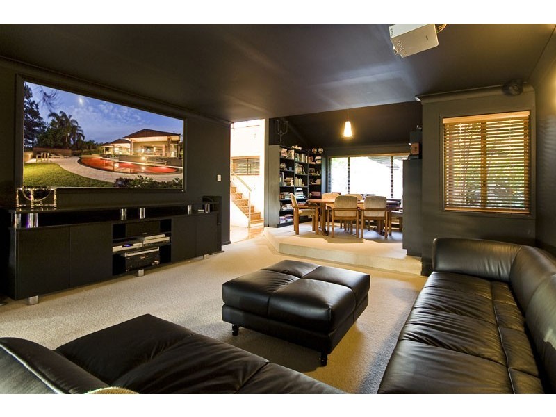 44 Westlake Drive, Mount Ommaney QLD 4074