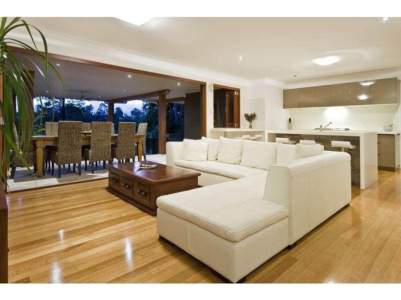 44 Westlake Drive, Mount Ommaney QLD 4074