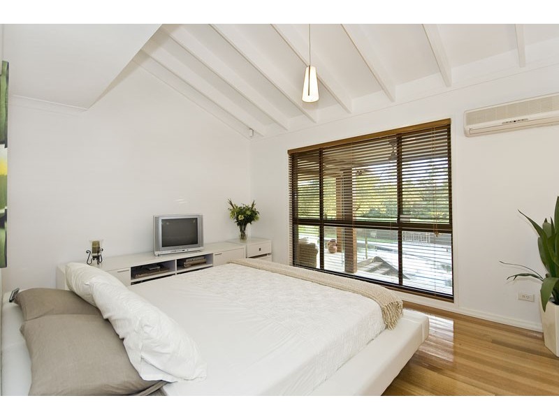 44 Westlake Drive, Mount Ommaney QLD 4074