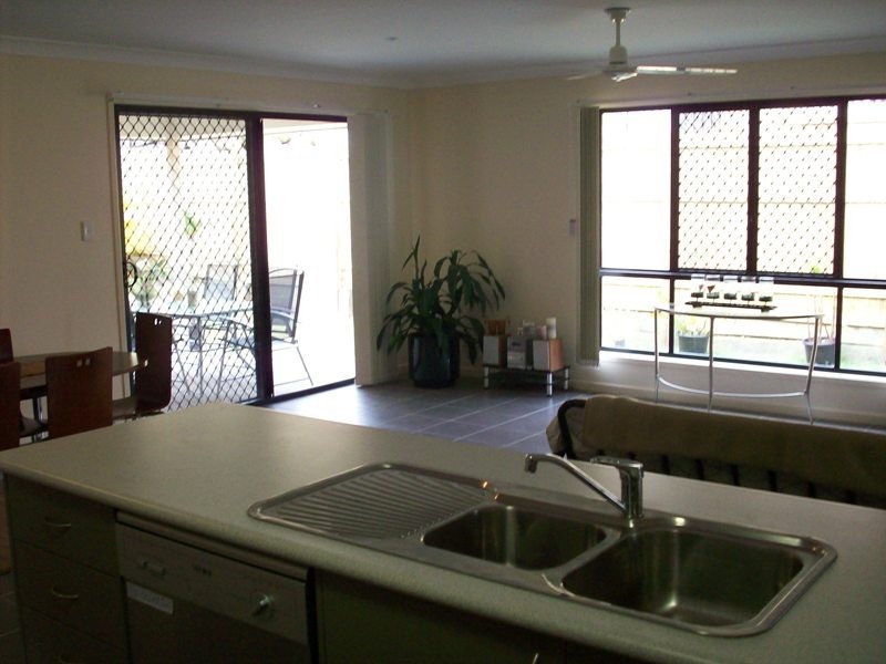 6 Eloise Place, Sumner QLD 4074