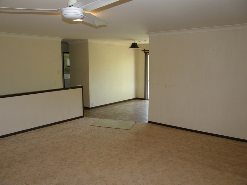 83 Dandenong Road, Jamboree Heights QLD 4074