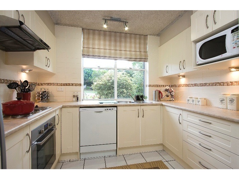 2 Earn Close, Westlake QLD 4074