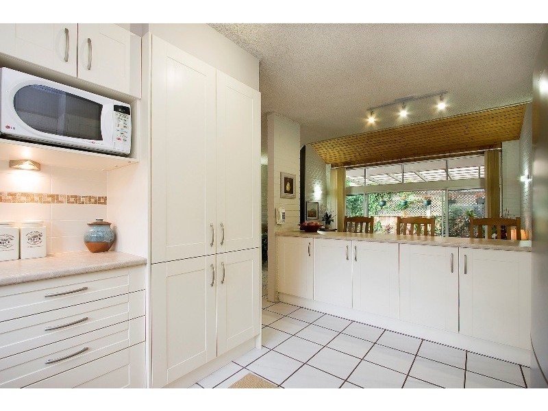 2 Earn Close, Westlake QLD 4074