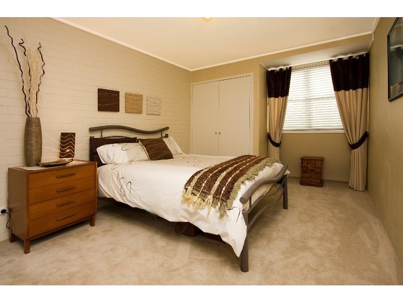 2 Earn Close, Westlake QLD 4074