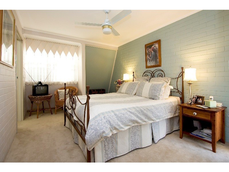 2 Earn Close, Westlake QLD 4074
