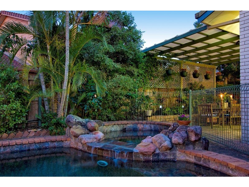 2 Earn Close, Westlake QLD 4074