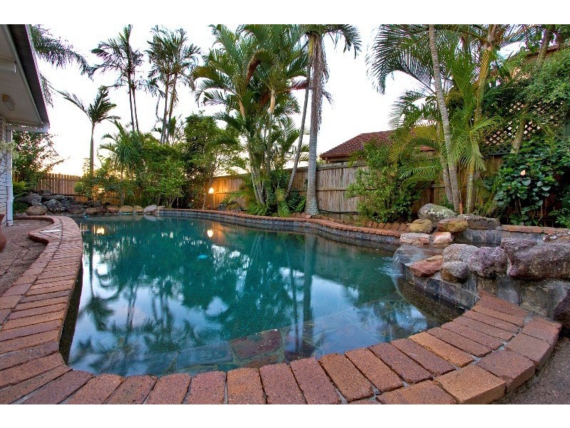 2 Earn Close, Westlake QLD 4074
