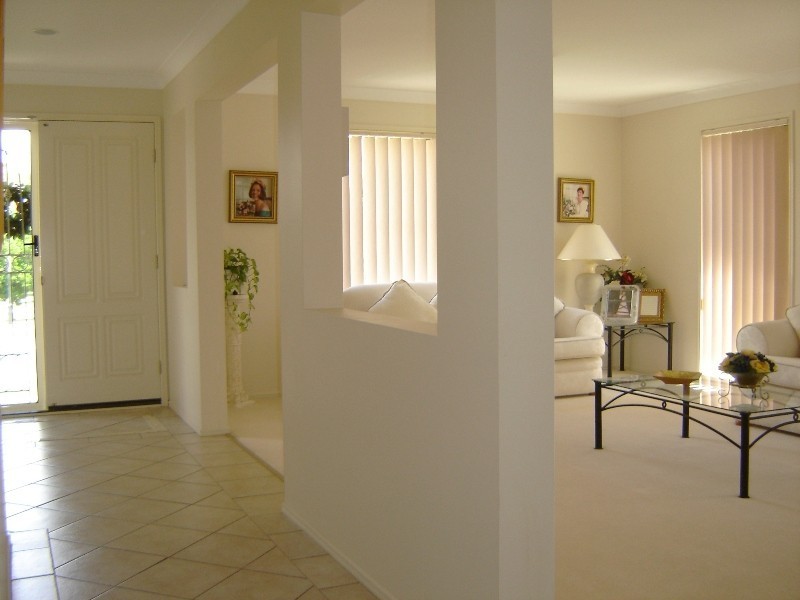 20 Derwent Place, Riverhills QLD 4074