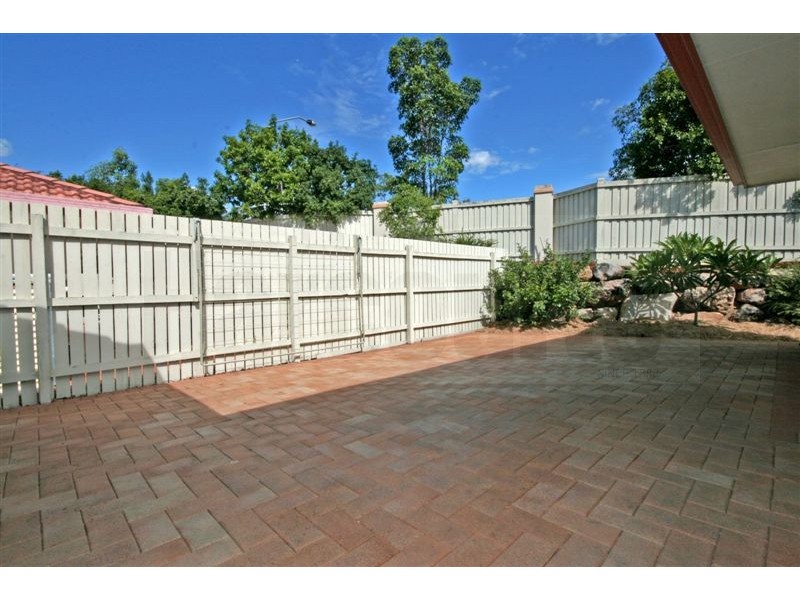 2/241 Horizon Drive, Westlake QLD 4074