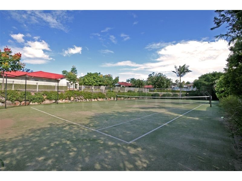 2/241 Horizon Drive, Westlake QLD 4074