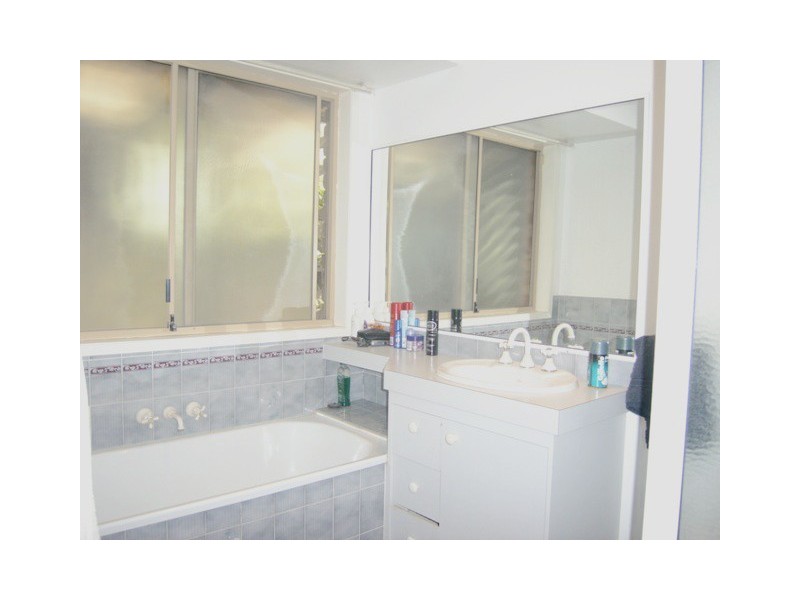 99 Raeside Street, Westlake QLD 4074