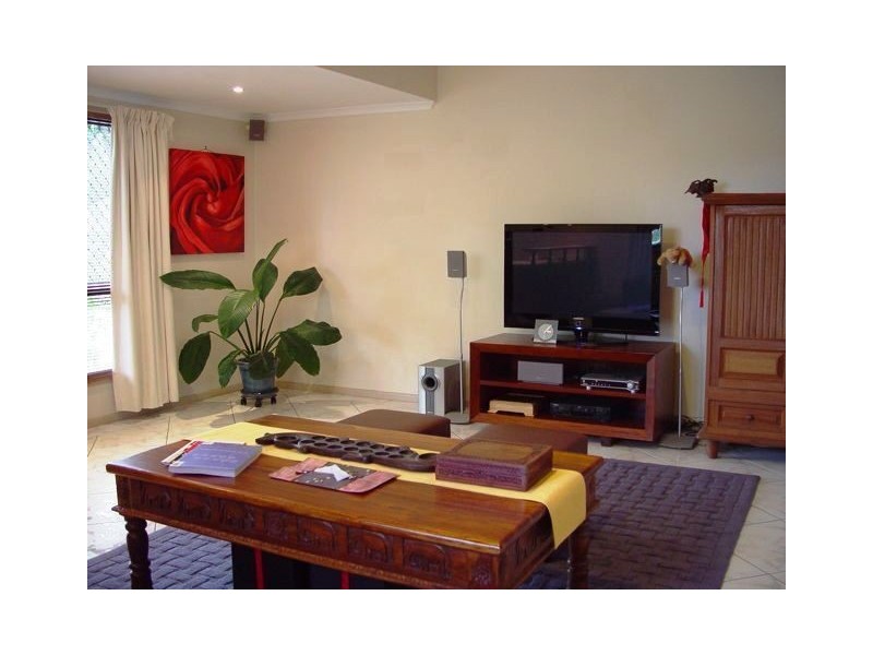 17 Balaton Street, Riverhills QLD 4074