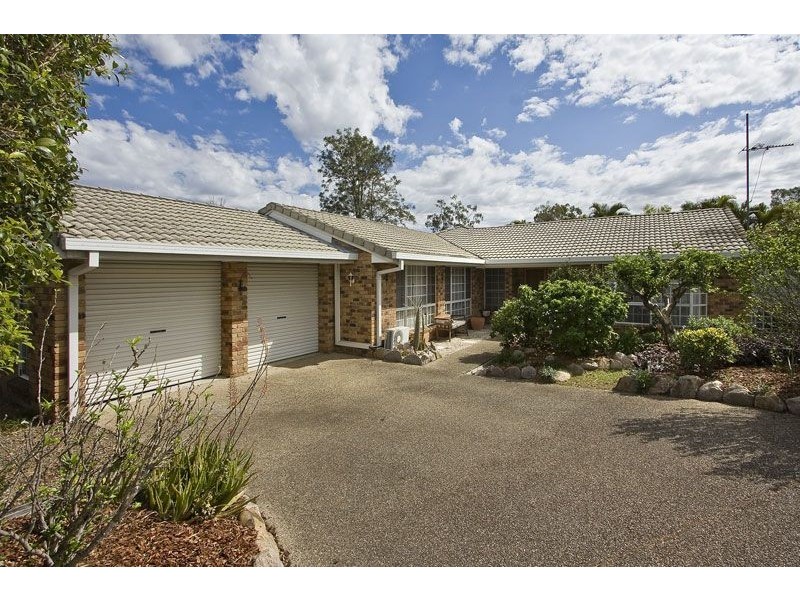 8 Tobin Street, Middle Park QLD 4074