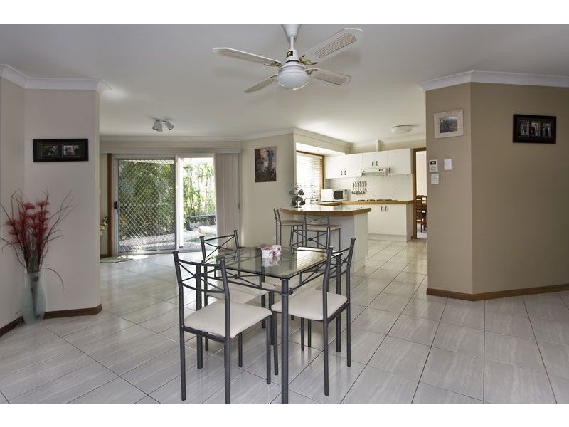8 Tobin Street, Middle Park QLD 4074