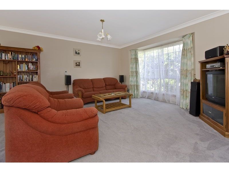 8 Tobin Street, Middle Park QLD 4074