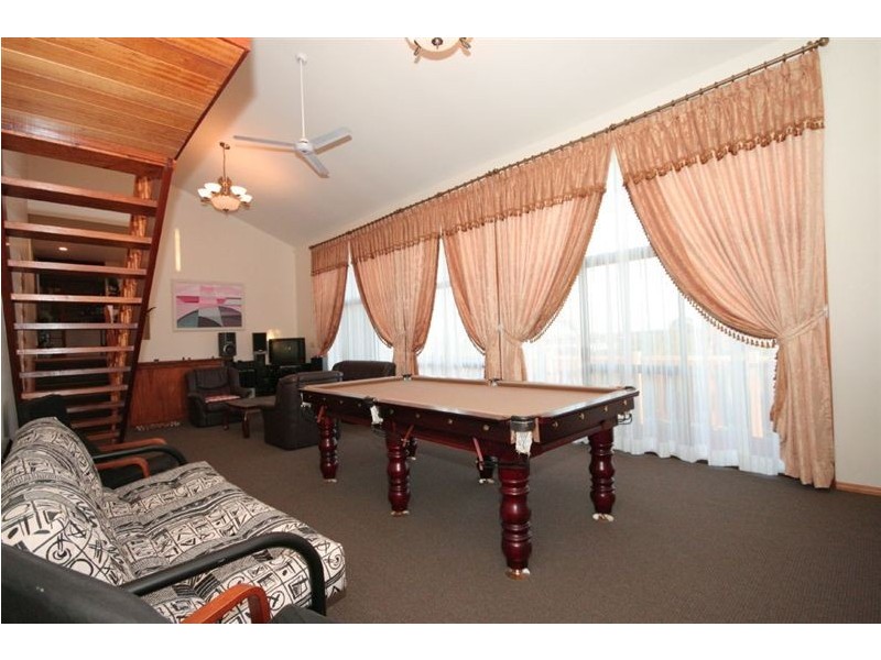 Mount Ommaney QLD 4074