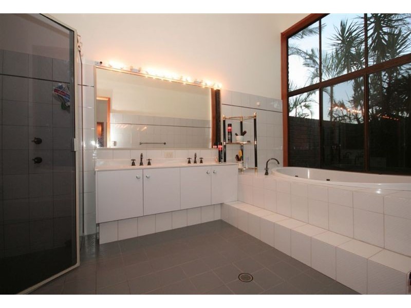 Mount Ommaney QLD 4074