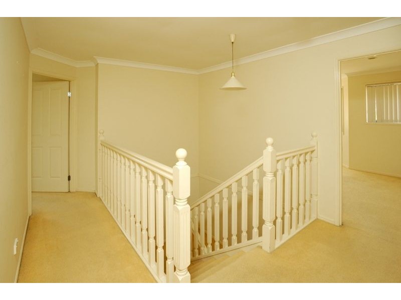 8 McNally Close, Seventeen Mile Rocks QLD 4073