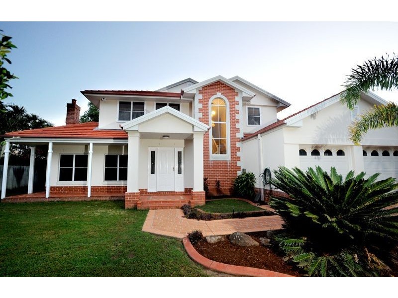 16 Samuel Place, Sinnamon Park QLD 4073