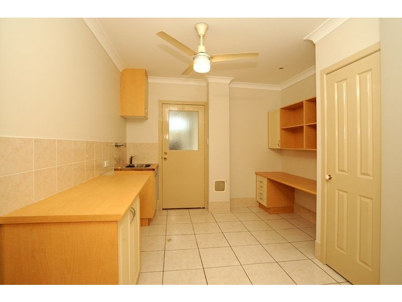 16 Samuel Place, Sinnamon Park QLD 4073