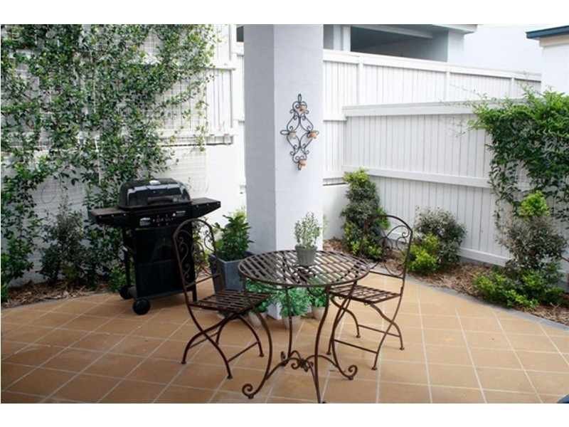 Mount Ommaney QLD 4074