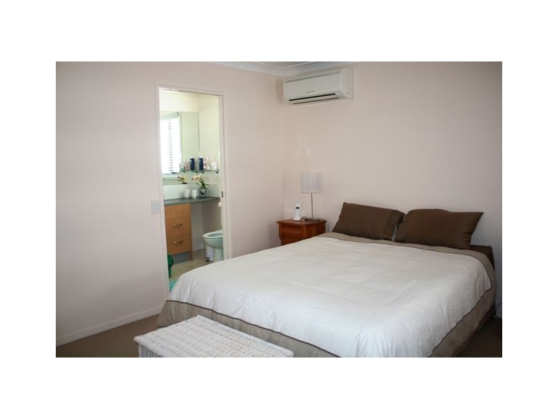 Mount Ommaney QLD 4074