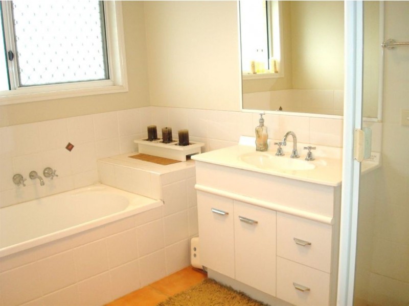 12 Bridgewater Road, Springfield QLD 4300