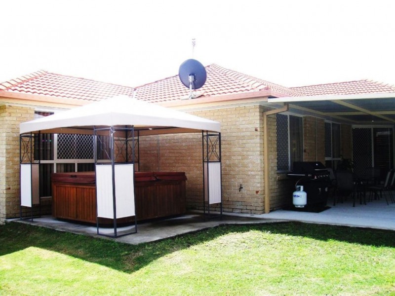 12 Bridgewater Road, Springfield QLD 4300