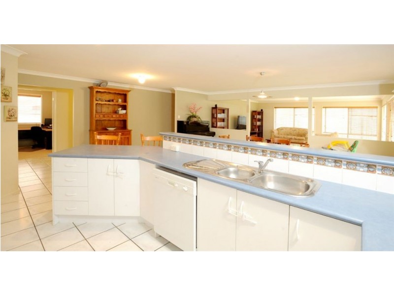 14 Burnside Crescent, Westlake QLD 4074