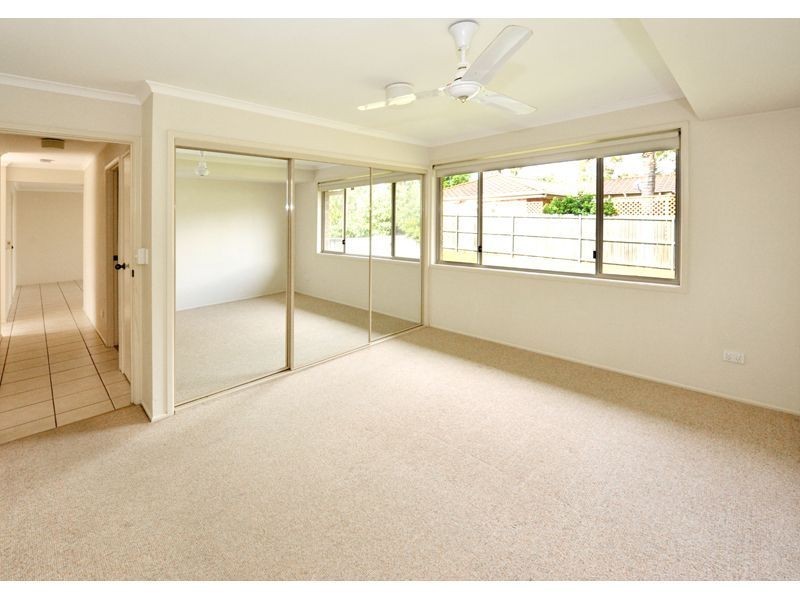 15 Delapine Place, Seventeen Mile Rocks QLD 4073