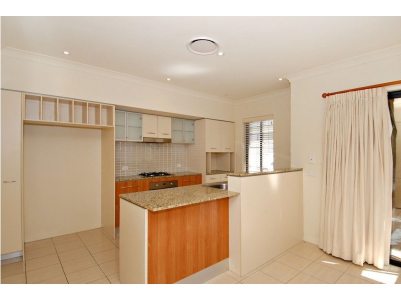 63 Greenway Circuit, Mount Ommaney QLD 4074