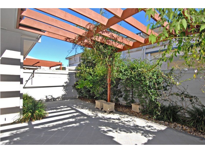 63 Greenway Circuit, Mount Ommaney QLD 4074