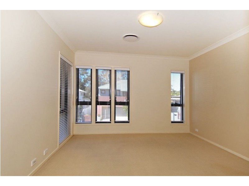 63 Greenway Circuit, Mount Ommaney QLD 4074