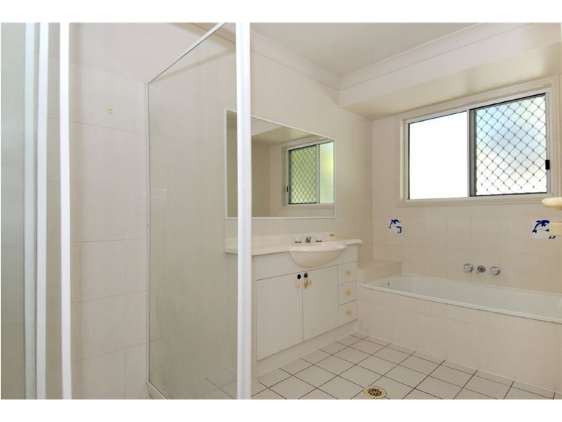 3 Norfolk Place, Seventeen Mile Rocks QLD 4073