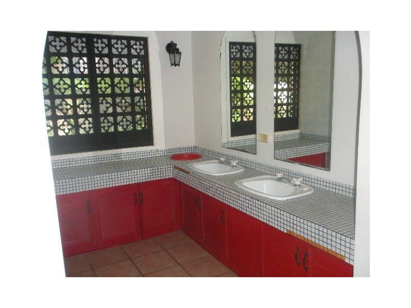 Mount Ommaney QLD 4074