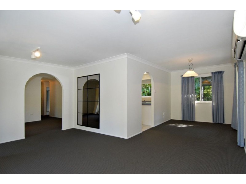 25 Wyndarra Street, Kenmore QLD 4069