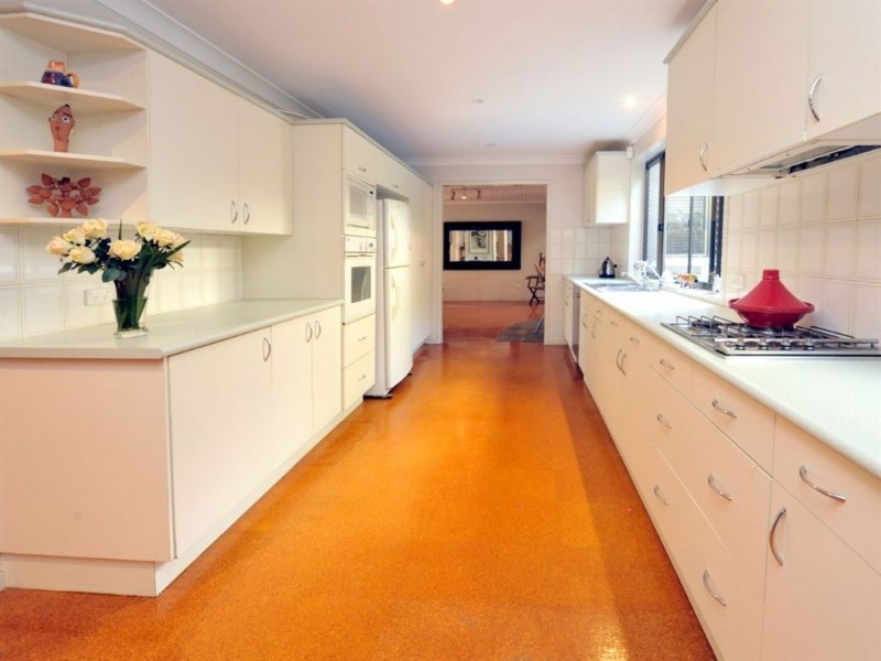 11 Forrest Court, Mount Ommaney QLD 4074