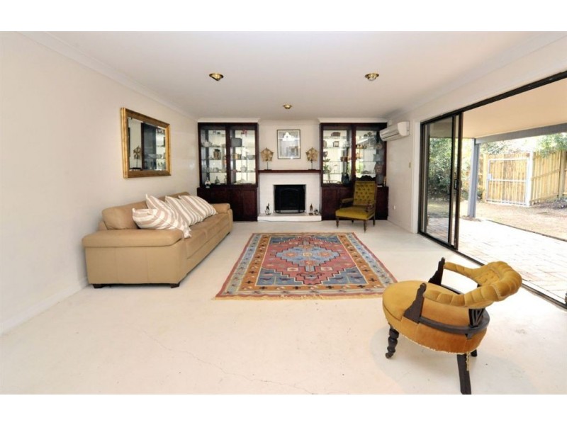 11 Forrest Court, Mount Ommaney QLD 4074
