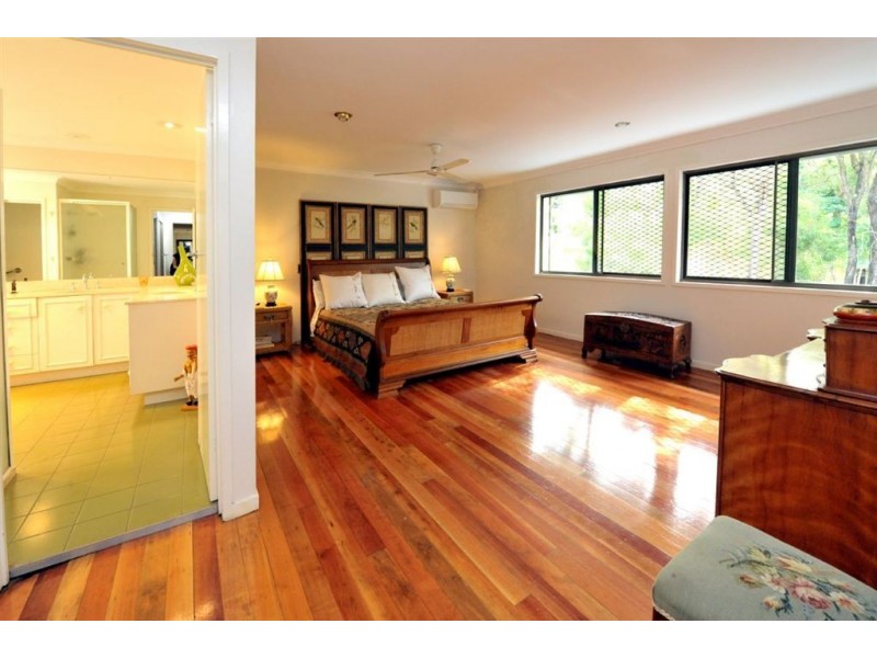 11 Forrest Court, Mount Ommaney QLD 4074