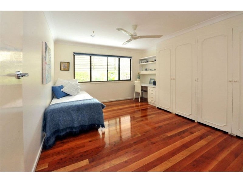 11 Forrest Court, Mount Ommaney QLD 4074
