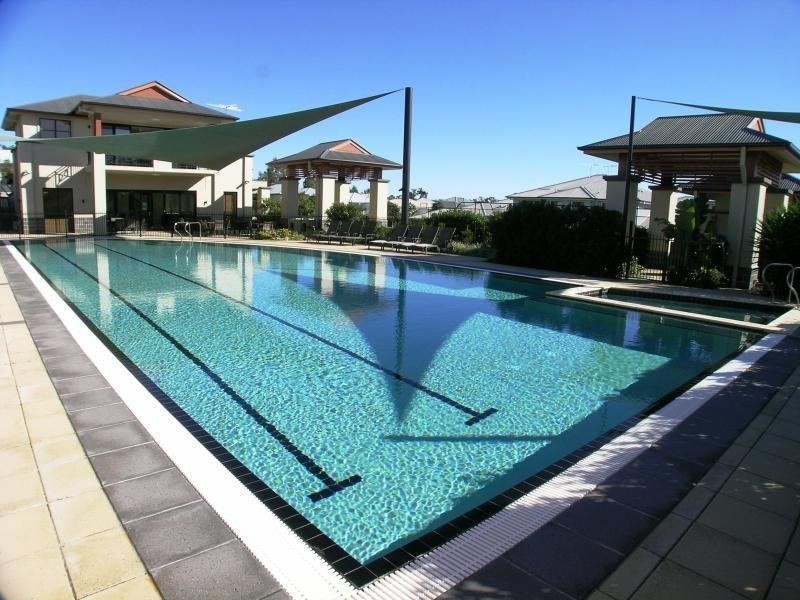 6/7 Greenway Circuit, Mount Ommaney QLD 4074