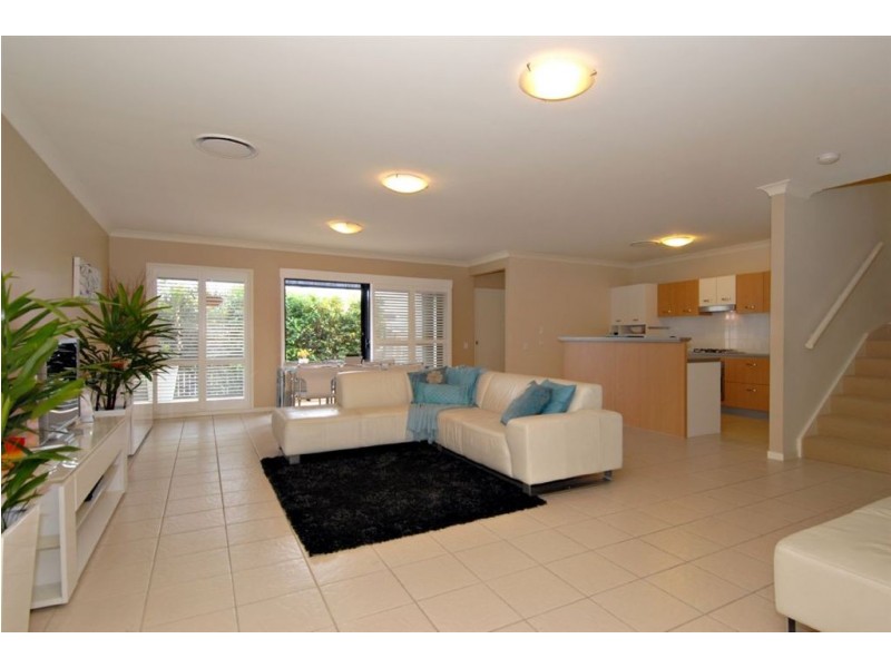 6/7 Greenway Circuit, Mount Ommaney QLD 4074