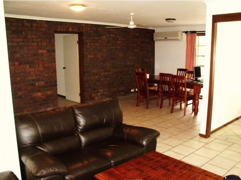 1 Waigen Close, Westlake QLD 4074