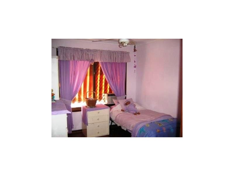 1 Waigen Close, Westlake QLD 4074